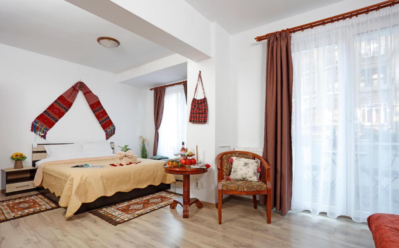 Traditional Romanian Apartments Boekarest Buitenkant foto